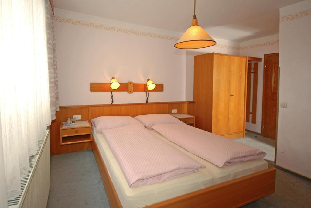 Pension Riedlsperger Saalbach-Hinterglemm Rom bilde
