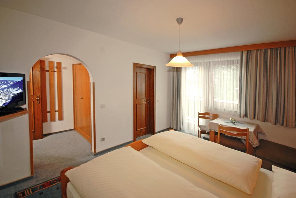 Pension Riedlsperger Saalbach-Hinterglemm Rom bilde